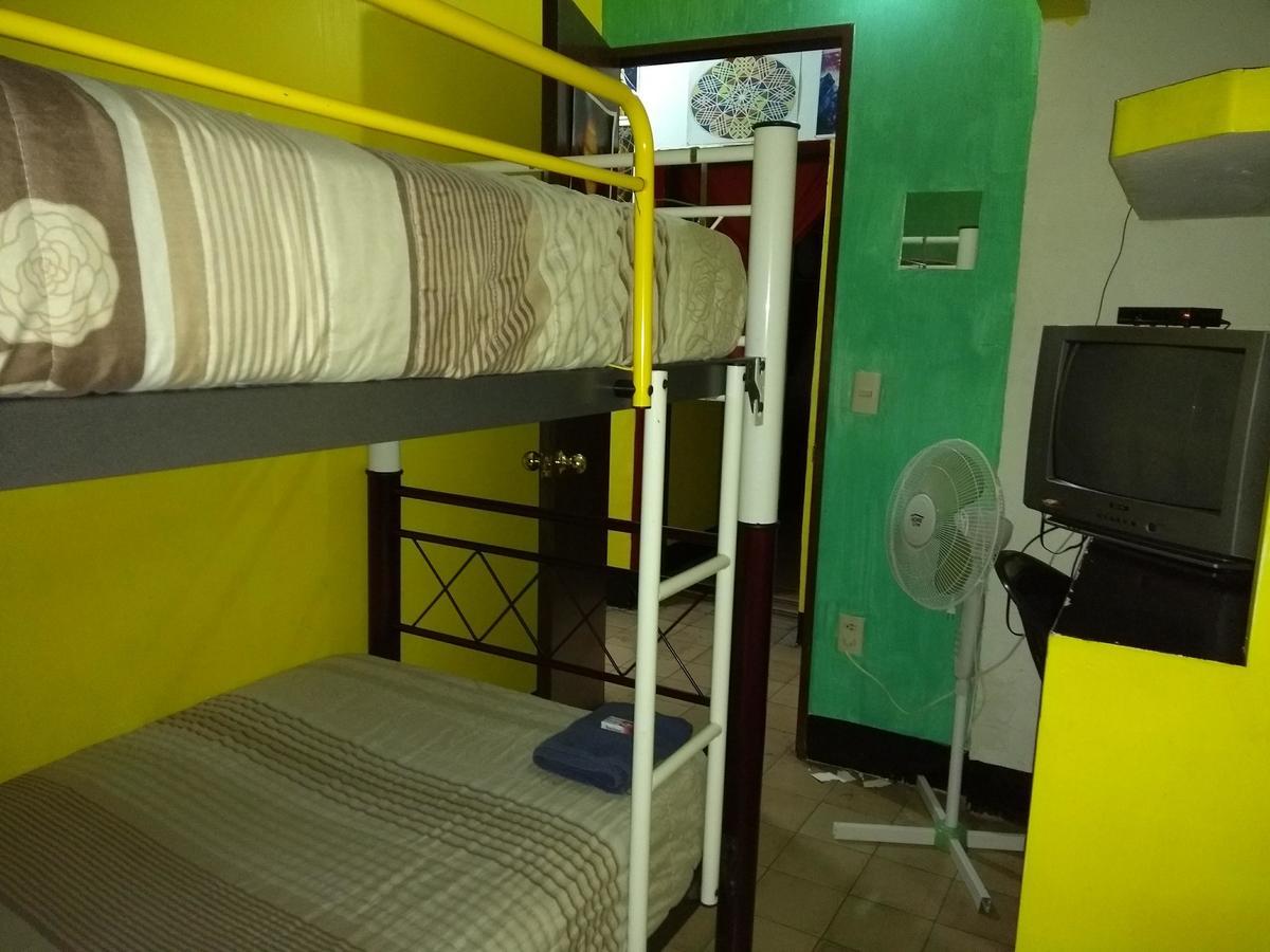 Hostal Casa Anita Гуадалахара Екстериор снимка